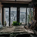 карпатське Hygge для двох з чаном-джакузі у горах Slavske