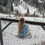 карпатське Hygge для двох з чаном-джакузі у горах Slavske