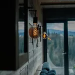 карпатське Hygge для двох з чаном-джакузі у горах Slavske