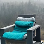 карпатське Hygge для двох з чаном-джакузі у горах Σαλέ *