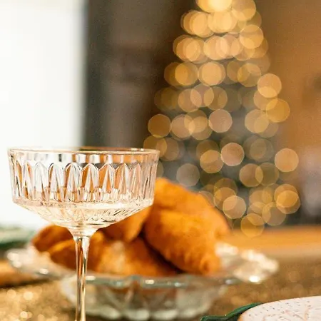 карпатське Hygge для двох з чаном-джакузі у горах Slavske