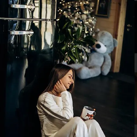 карпатське Hygge для двох з чаном-джакузі у горах Alpehytte *