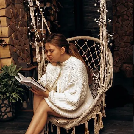 карпатське Hygge для двох з чаном-джакузі у горах Alpehytte *