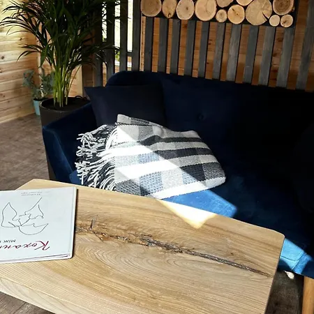 карпатське Hygge для двох з чаном-джакузі у горах *