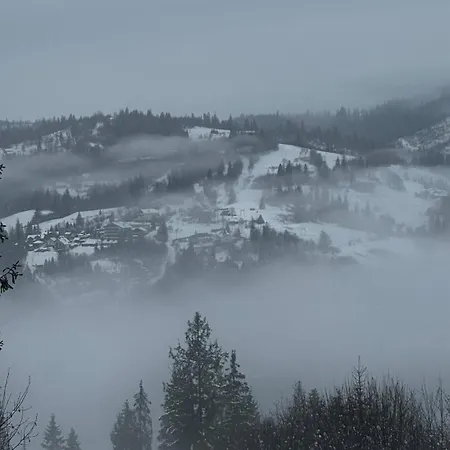 карпатське Hygge для двох з чаном-джакузі у горах *