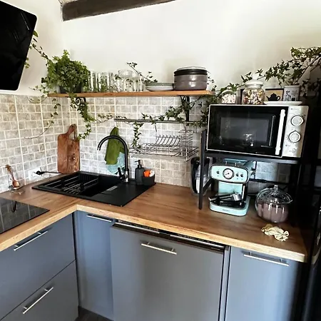 карпатське Hygge для двох з чаном-джакузі у горах Slavske