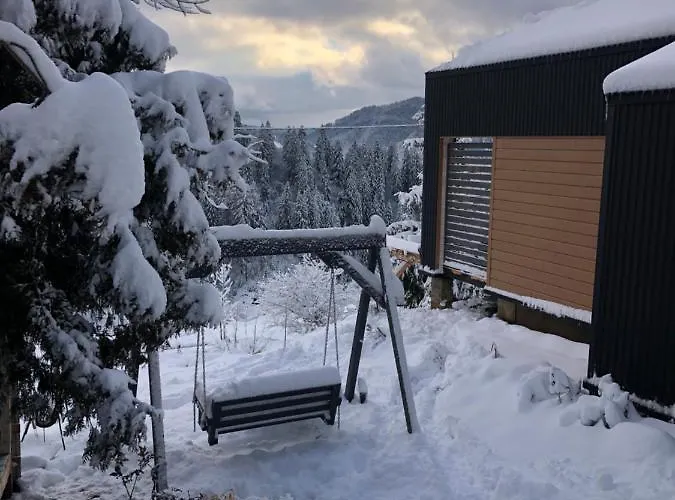 карпатське Hygge для двох з чаном-джакузі у горах Chalet *