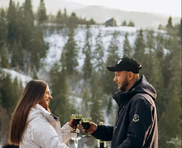 Chalet карпатське Hygge для двох з чаном-джакузі у горах Slavske