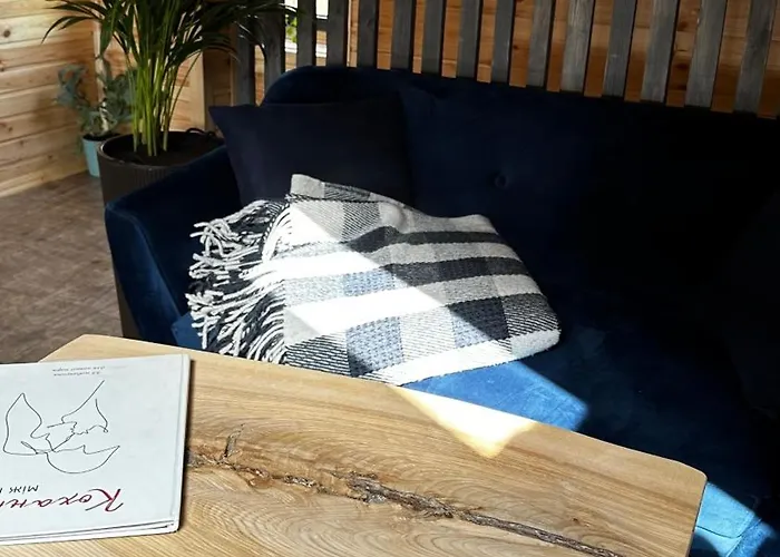 карпатське Hygge для двох з чаном-джакузі у горах *