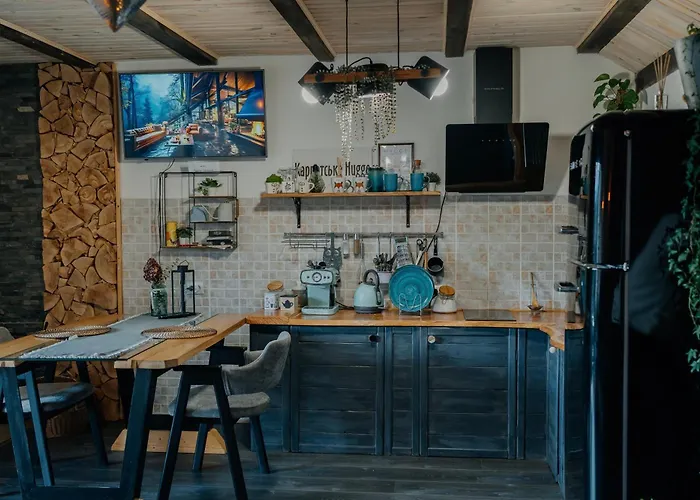 карпатське Hygge для двох з чаном-джакузі у горах *
