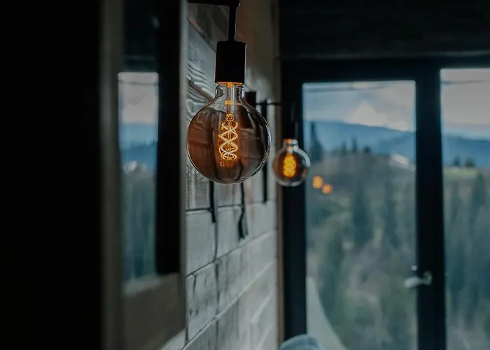 карпатське Hygge для двох з чаном-джакузі у горах Slavske