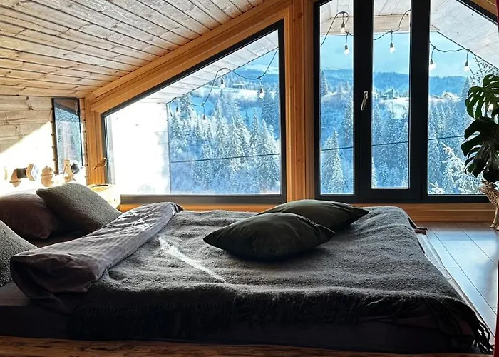 карпатське Hygge для двох з чаном-джакузі у горах