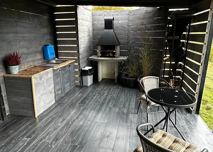 карпатське Hygge для двох з чаном-джакузі у горах Chalet *