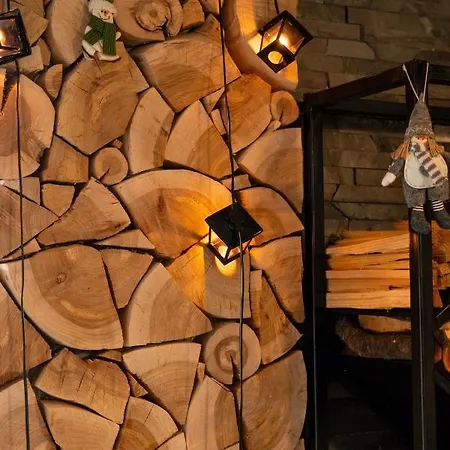 карпатське Hygge для двох з чаном-джакузі у горах Szlavszke
