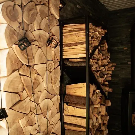 Alpesi faház карпатське Hygge для двох з чаном-джакузі у горах *