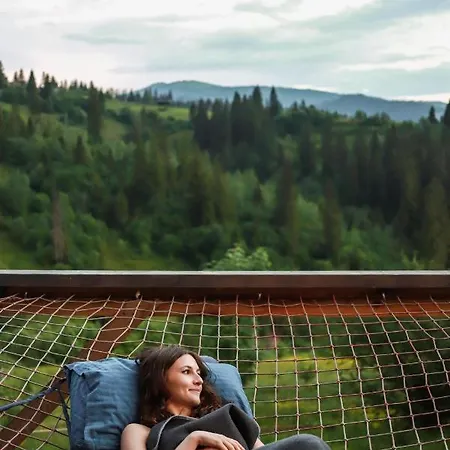 карпатське Hygge для двох з чаном-джакузі у горах Szlavszke