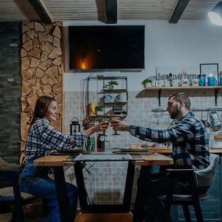 Alpesi faház карпатське Hygge для двох з чаном-джакузі у горах Szlavszke