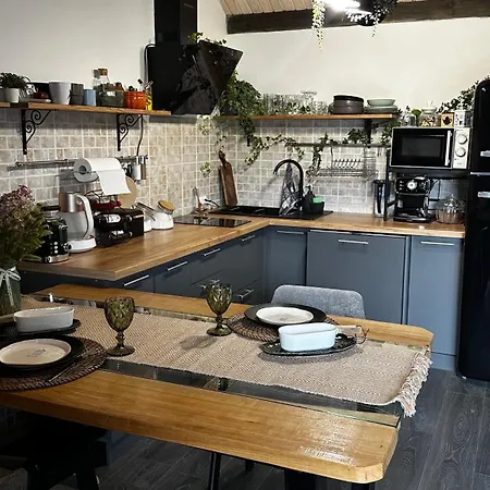 Alpesi faház карпатське Hygge для двох з чаном-джакузі у горах *